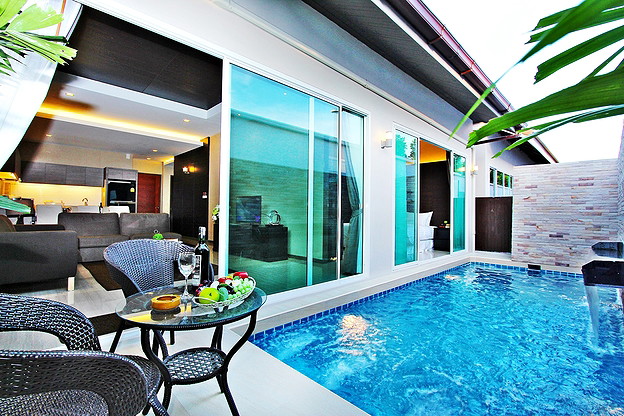:: The Ville Jomtien Pattaya :: LUXURY POOL VILLA, 2-5 Bedrooms — photo 1