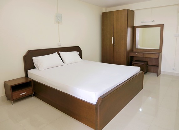 Condo · Bang Rak, bangkok — photo 1