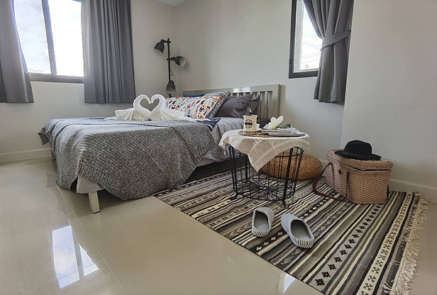 Condo — photo 1