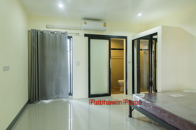 Condo · Lat Krabang, bangkok — photo 1