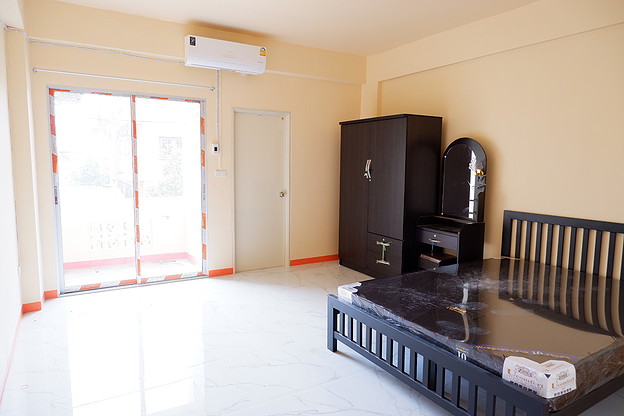 Condo · Huai Khwang, bangkok — photo 2