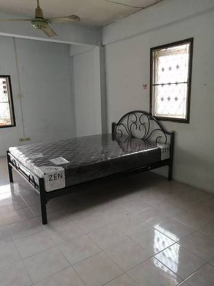 Condo · Huai Khwang, bangkok — photo 2