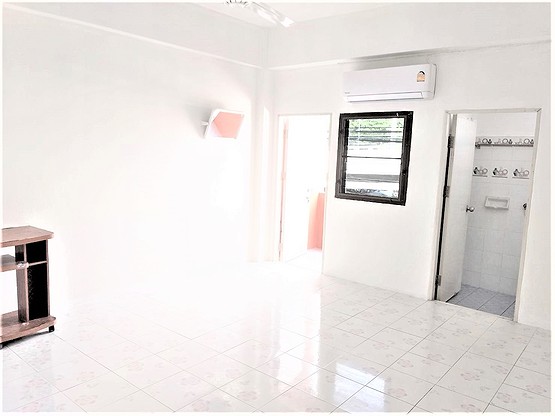 Condo — photo 3