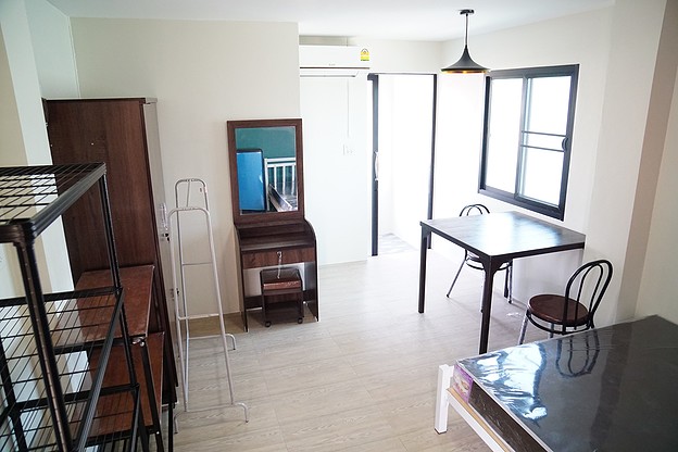 Condo — photo 1