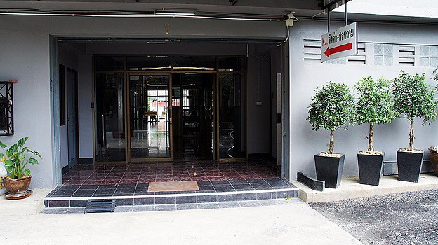 Condo — photo 2