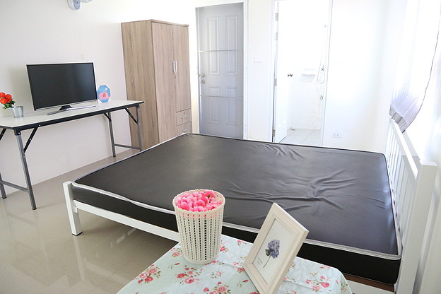Condo — photo 1