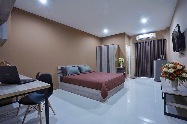 Condo — photo 2