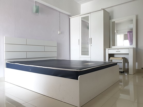 Condo · Huai Khwang, bangkok — photo 1