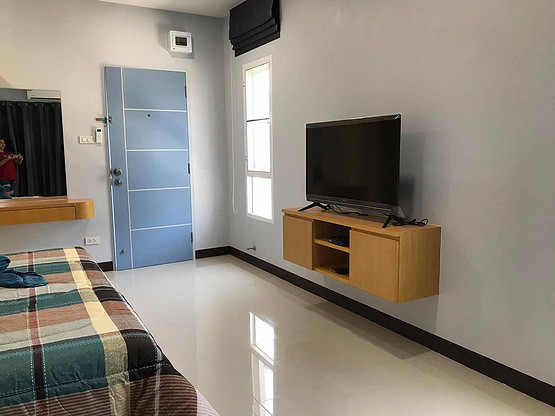 Condo — photo 2