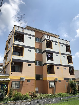 Condo · Bang Kapi, bangkok — photo 1