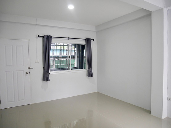 Condo · Bang Khun Thian, bangkok — photo 2