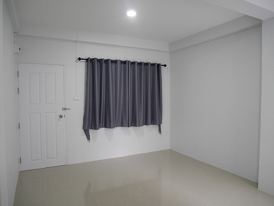Condo · Bang Khun Thian, bangkok — photo 3