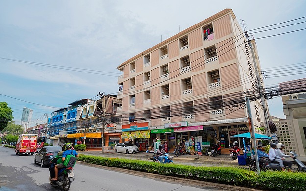 Condo · Bang Kapi, bangkok — photo 1