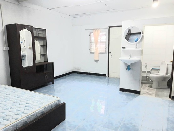 Condo — photo 1