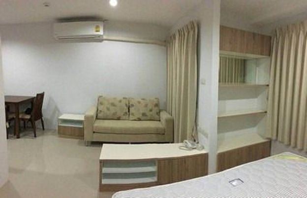 Condo · Bang Rak, bangkok — photo 2