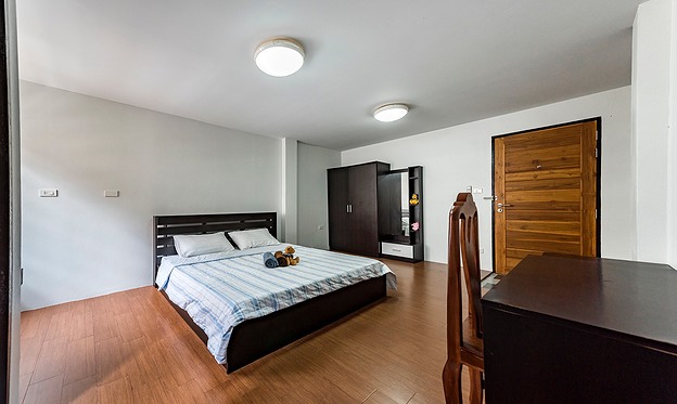 Condo · Khlong San, bangkok — photo 1
