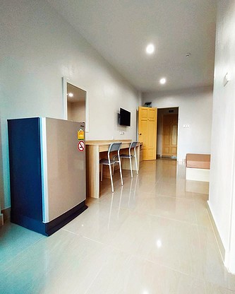 Condo — photo 3