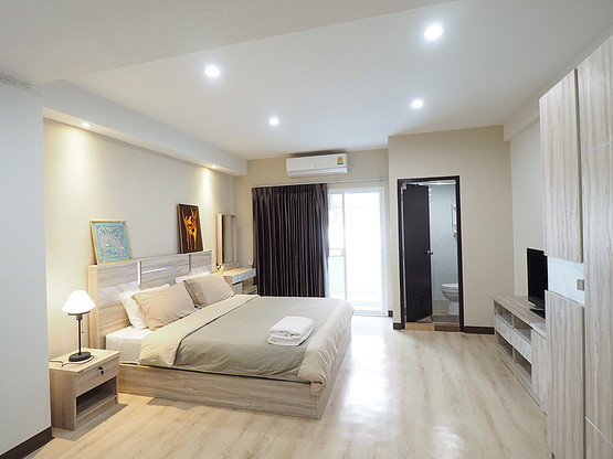 Condo · Watthana, bangkok — photo 1