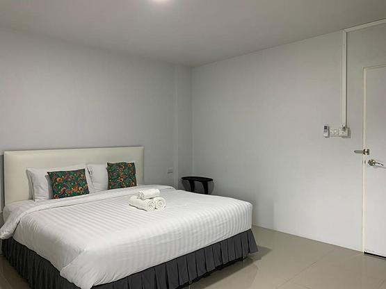 Condo — photo 2