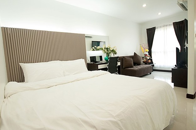 Condo · Bang Na, bangkok — photo 2
