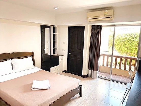 Condo · Wang Thonglang, bangkok — photo 1