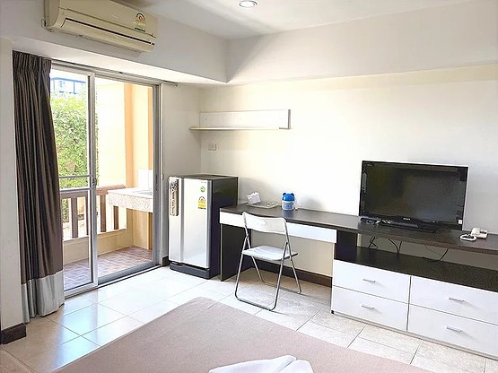 Condo · Wang Thonglang, bangkok — photo 3