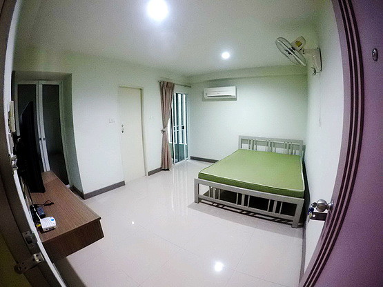 Condo · Huai Khwang, bangkok — photo 5