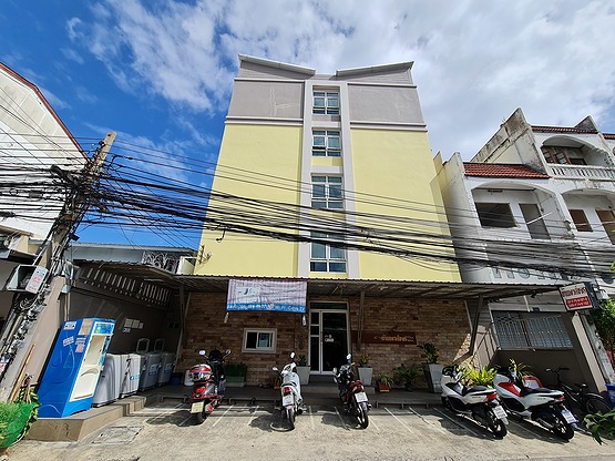 Condo · Huai Khwang, bangkok — photo 2