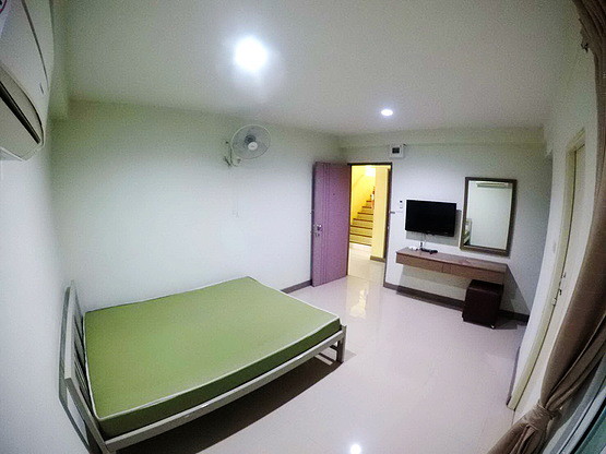 Condo · Huai Khwang, bangkok — photo 4