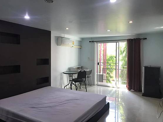 Condo — photo 2