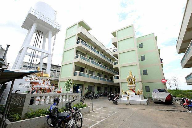 Condo — photo 2