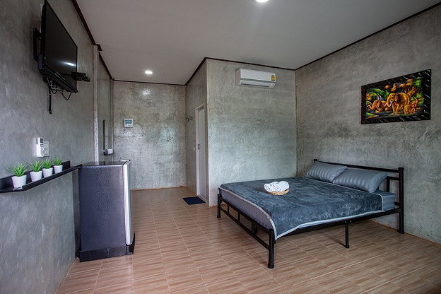 Condo — photo 2