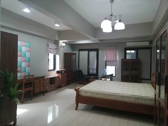 Condo · Bangkok Noi, bangkok — photo 1