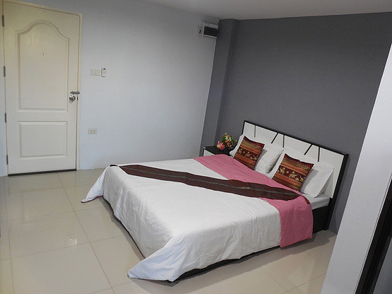 Condo · Wang Thonglang, bangkok — photo 4