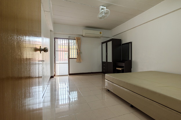 Condo · Bang Phli — photo 3