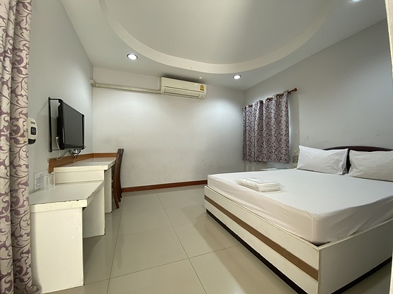 Condo — photo 1