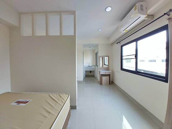 Condo — photo 2