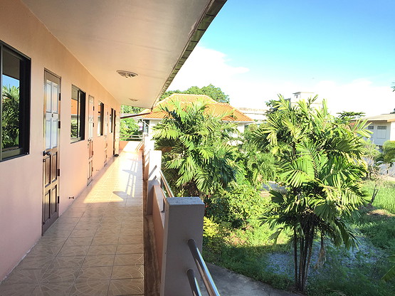 Condo — photo 2