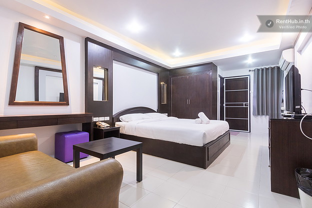 Condo · Huai Khwang, bangkok — photo 1