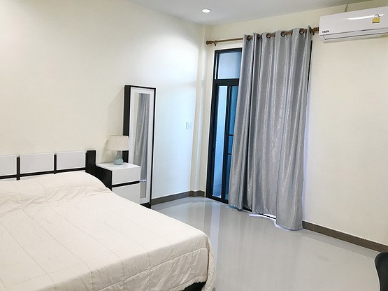 Condo — photo 1
