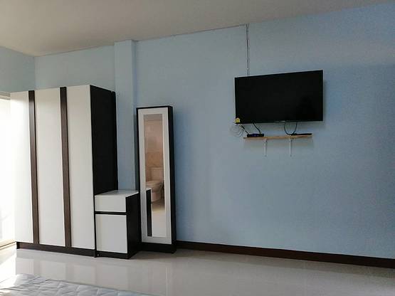 Condo — photo 1