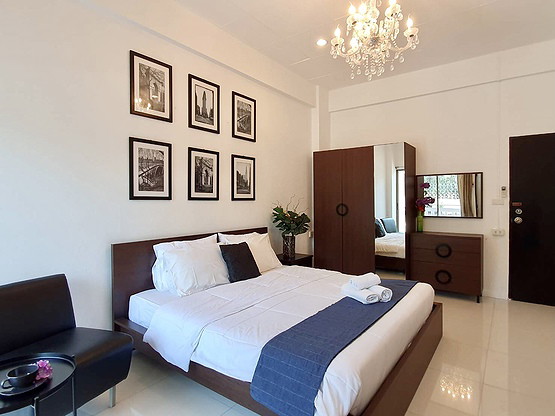 Condo · Phra Khanong, bangkok — photo 1