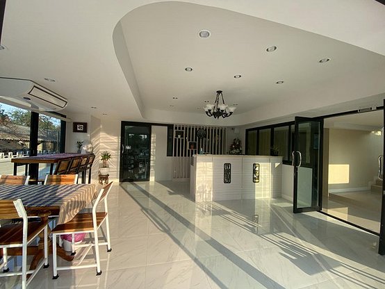 Condo — photo 2