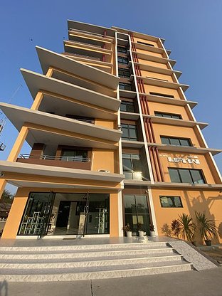 Condo — photo 1