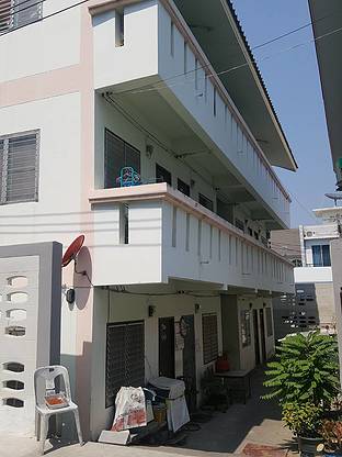 Condo — photo 1