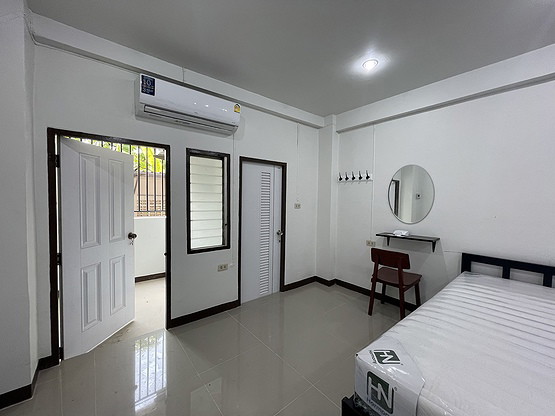 Condo — photo 3