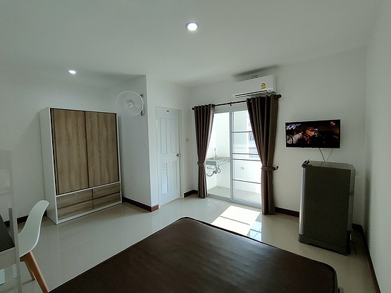 Condo — photo 2