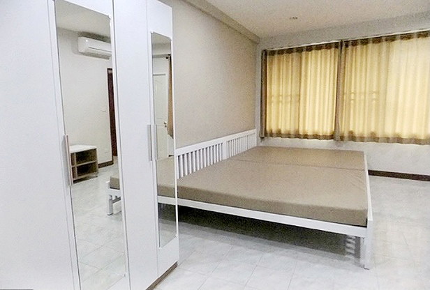 Condo · Dusit, bangkok — photo 2