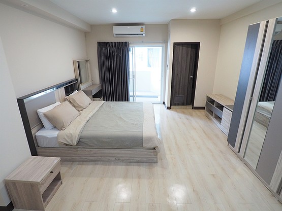 Condo · Watthana, bangkok — photo 2