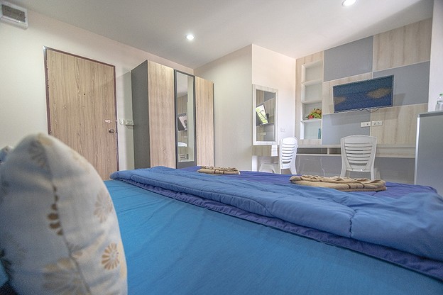 Condo · Mueang Chon Buri, chon_buri — photo 2